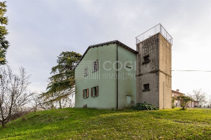 Foto Casa indipendente in Via Bergullo, Imola Tre Monti di 320 m²