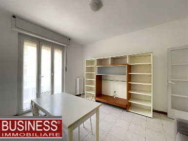 Foto Appartamento in Via Pier Francesco Mola, Milano Certosa di 65 m²