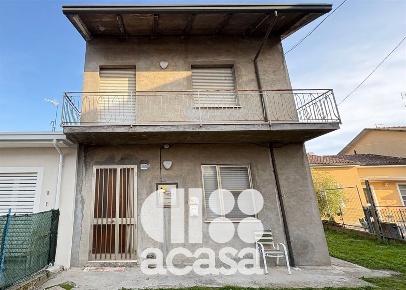 Foto Case semi ndipendenti a Cesenatico di 215 m² con 5 locali in vendita