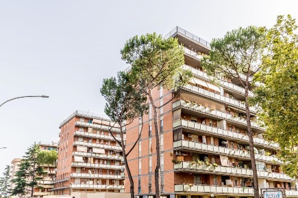 Foto Appartamento in via francesco gentile, Roma di 80 m² con 3 locali