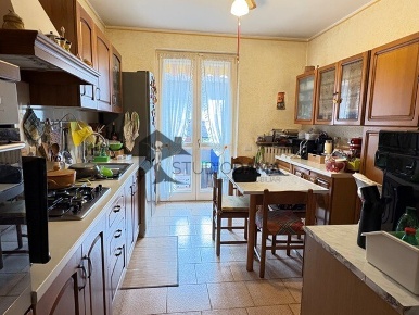 Foto Villa unifamiliare a Bedizzole Piazza di 156 m² con 4 locali
