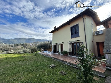 Foto Case semi ndipendenti in Via Valle del Lago, Poggio Mirteto di 85 m²