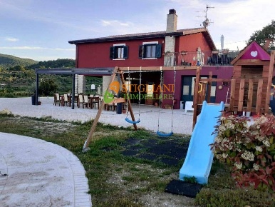 Foto Casa indipendente in Contrada Collefalcone, Guardialfiera di 300 m²