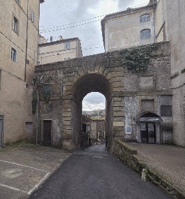 Foto Magazzino in Via Mazzini, Caprarola Centro di 38 m² con 1 locali