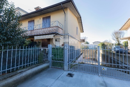 Foto Appartamento in VIA TOSCANINI 25, Ghedi Centro di 85 m² con 3 locali