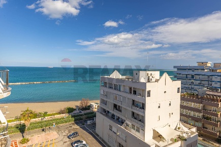 Foto Appartamento in Via Armando Scaturchio 5, Bari San Girolamo di 151 m²