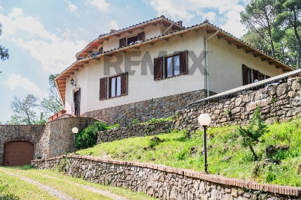 Foto Casa indipendente in Via La Badia 15, Loro Ciuffenna di 310 m²