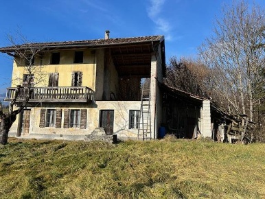 Foto Casa indipendente in via  cansech 10, Feltre di 250 m² con 6 locali