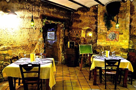 Foto Attività commerciale in via alfieri 2, Lentini di 160 m² con 4 locali