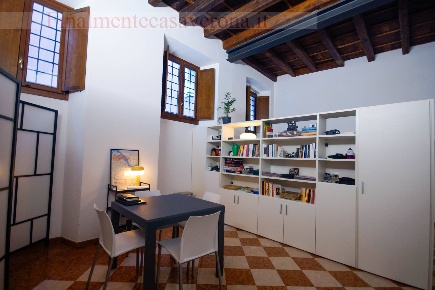 Foto Appartamento in Vicolo Chiodo, Verona Centro Storico di 42 m²