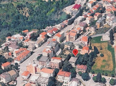 Foto Villa unifamiliare in Viale Mazzini, Offida Centro di 450 m²