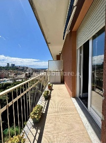 Foto Appartamento in Via Domenico Oliva, Genova Sestri Ponente di 120 m²