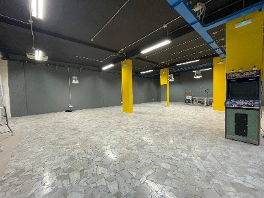 Foto Negozio in via Nazionale Appia 235, Casagiove di 270 m² con 2 locali