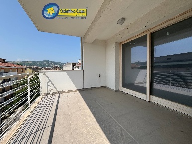 Foto Appartamento in viale crispi 104, Teramo Centro di 105 m² con 4 locali