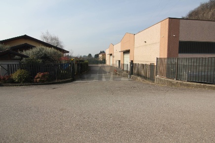 Foto Capannone industriale in VIA S. MICHELE ARCANGELO 43, Arcisate