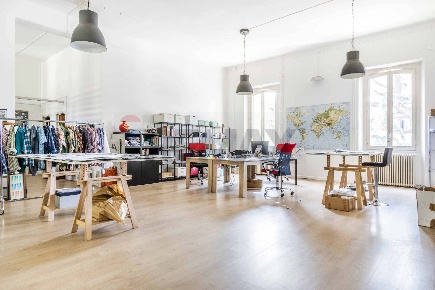 Foto Ufficio in CORSO LEONARDO DA VINCI 48, Gallarate Arnate di 500 m²