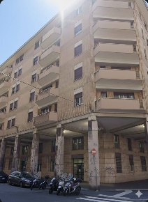 Foto Ufficio in via Fiumara, Genova Sampierdarena di 378 m² con 14 locali