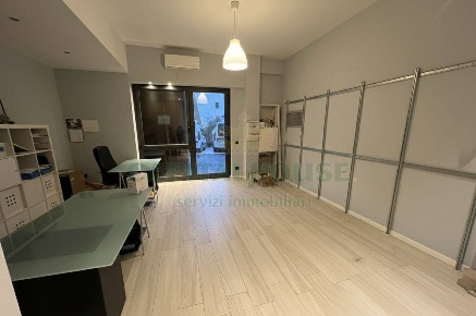 Foto Locale commerciale in Via Carlo, Atripalda di 35 m² in affitto
