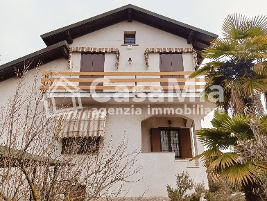 Foto Villa unifamiliare in Via Pietro Micca 11, Villa Cortese di 257 m²