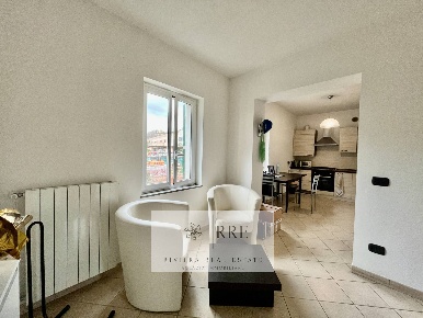 Foto Appartamento in VIA CALICE, Finale Ligure Centro di 60 m² con 3 locali
