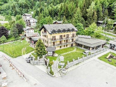 Foto Hotel in Frazione San Domenico snc, Varzo San Domenico di 1130 m²