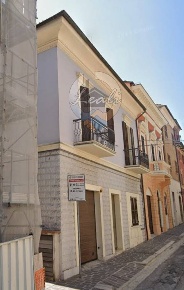 Foto Case semi ndipendenti in VIA ALBINO CASELLI 14, Tolentino Centro