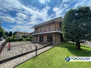 Foto Appartamento a Passirano di 265 m² con 6 locali in vendita