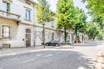 Foto Ufficio in CORSO LEONARDO DA VINCI 48, Gallarate Arnate di 176 m²