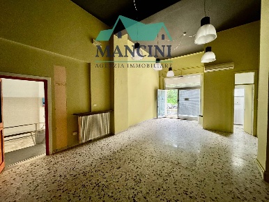 Foto Locale commerciale in PAPA GIOVANNI  XXIII, Jesi San Giuseppe