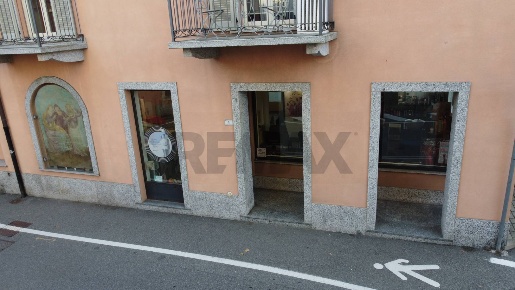 Foto Attività commerciale in PIAZZA SANTI COSMA E DAMIANO 1, Centro