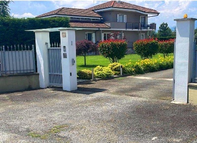 Foto Villa unifamiliare in Via Boschetti 15, Front Rivera di 595 m²