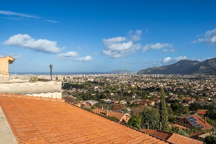 Foto Appartamento in Via Case Trifirò 9, Monreale Centro di 118 m²