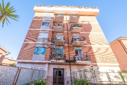 Foto Appartamento in via Col di Lana 18, Ciampino di 105 m² con 3 locali