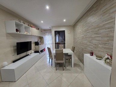 Foto Appartamento in Via Francesco Eugenio Silvestri, Bari di 65 m²