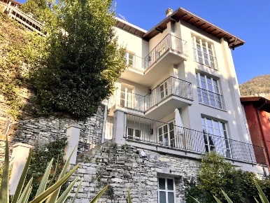 Foto Villa unifamiliare in Via Pangino 15, Carate Urio Centro con 6 locali