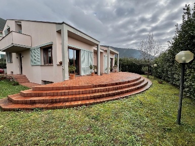 Foto Villa unifamiliare a San Giuliano Terme Asciano, Agnano di 410 m²