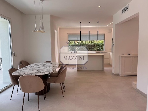 casa indipendente in vendita a Pietrasanta in zona Fiumetto