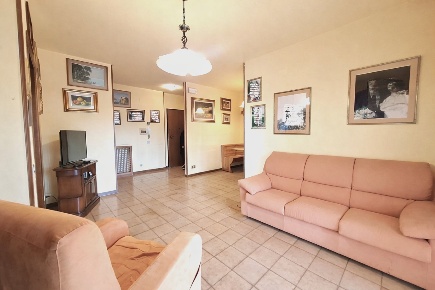 Foto Appartamento a Cascina Semicentro di 80 m² con 4 locali in vendita