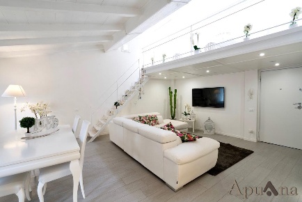 Foto Appartamento a Massa Centro di 100 m² con 4 locali in vendita