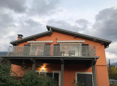 Foto Casa indipendente a Massa Centro di 220 m² con 12 locali in vendita