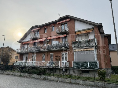 Foto Appartamento in Ganna, Beinasco Centro di 139 m² con 4 locali