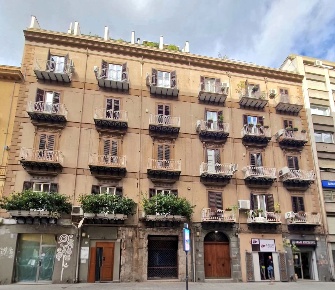 Foto Appartamento in Via Mariano Stabile 221, Palermo di 250 m² in vendita