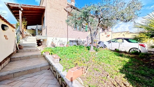 Foto Villa unifamiliare in Via brunello 8, Roma Dragona di 80 m² in vendita