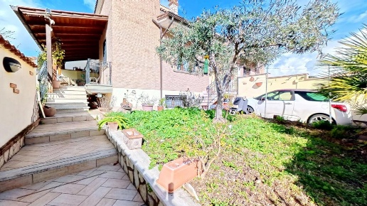 casa indipendente in vendita a Roma in zona Dragona/Bagnoletto