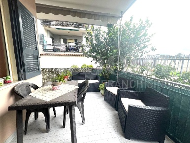 Foto Appartamento in Via Pino Amato 21, Arzano di 110 m² con 3 locali