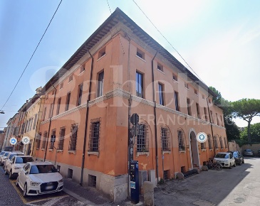 Foto Ufficio in San Nicandro, Ravenna Centro Storico di 987 m² in vendita