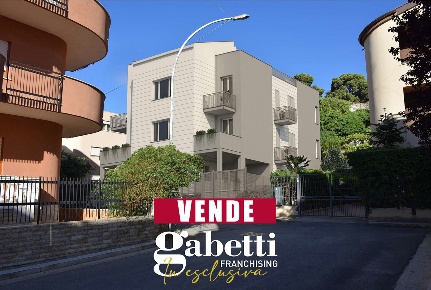 Foto Appartamento in Via Kennedy 4, Bagheria Centro di 103 m² con 3 locali
