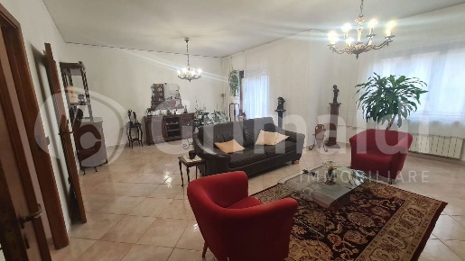 Foto Appartamento in Viale degli oleandri 19, Napoli di 165 m² con 5 locali