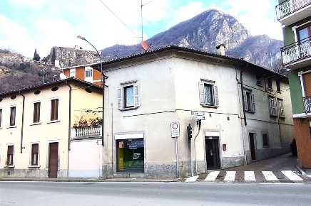 Foto Negozio in via roma, Vercurago di 96 m² con 3 locali in vendita