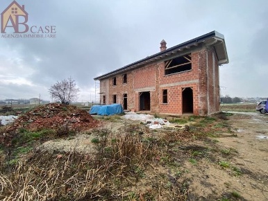 Foto Rustico in VIA ROMA, Lomello Centro di 200 m² con 4 locali in vendita